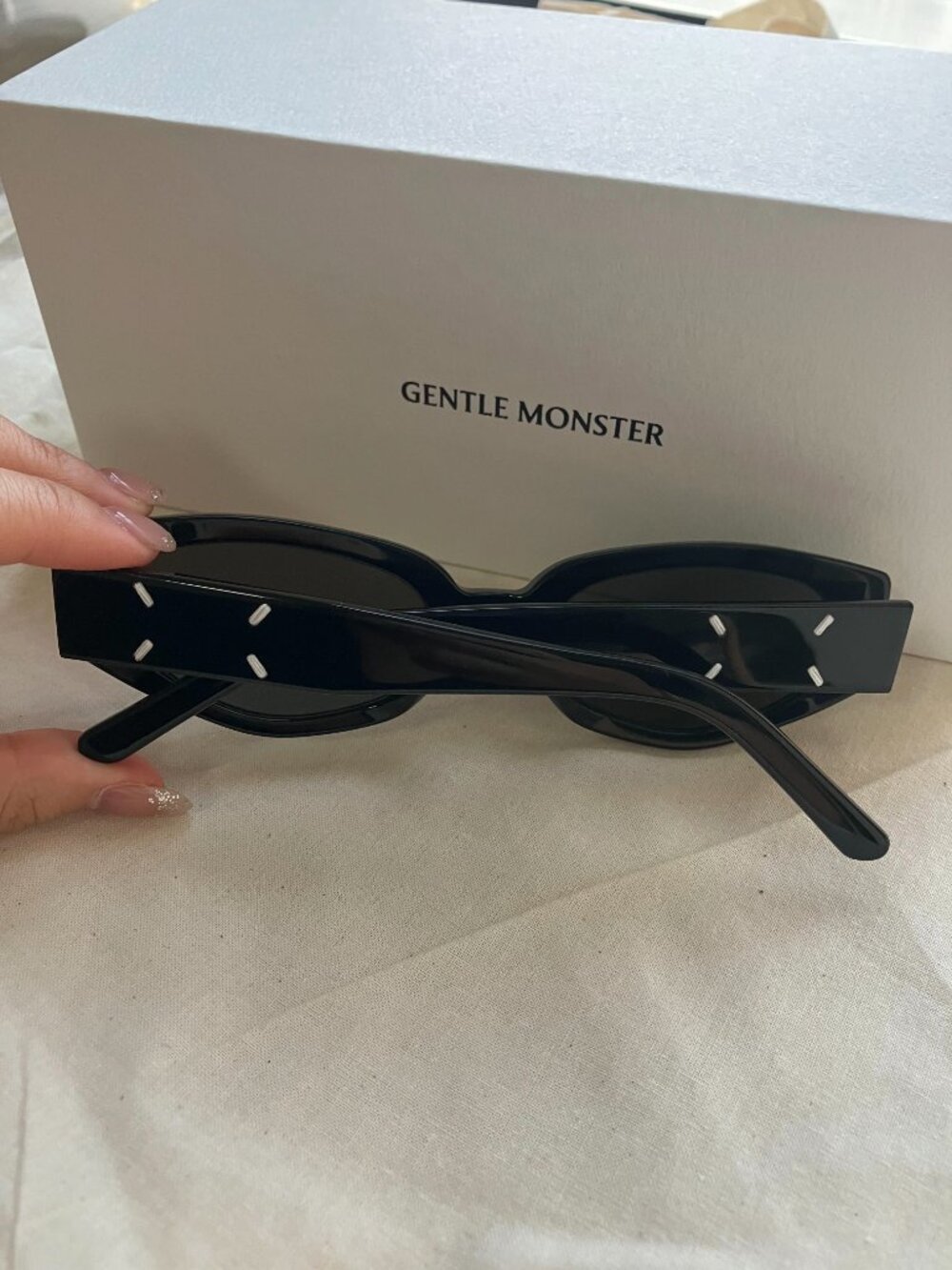 Gentle Monster Black Slim Oval Cat-Eye Sunglasses - Picture 2 of 8